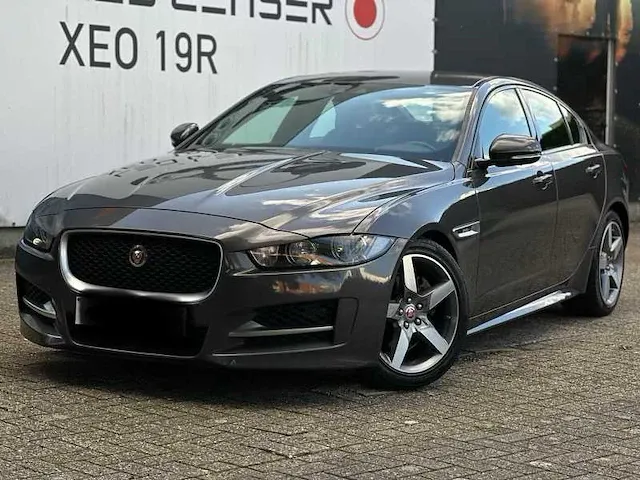 Jaguar xe, 2017 - afbeelding 1 van  23