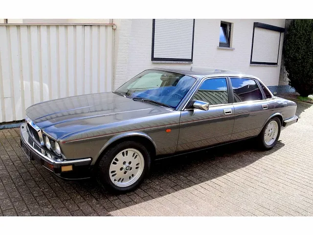 Jaguar xj40 '81' v12 - afbeelding 12 van  39