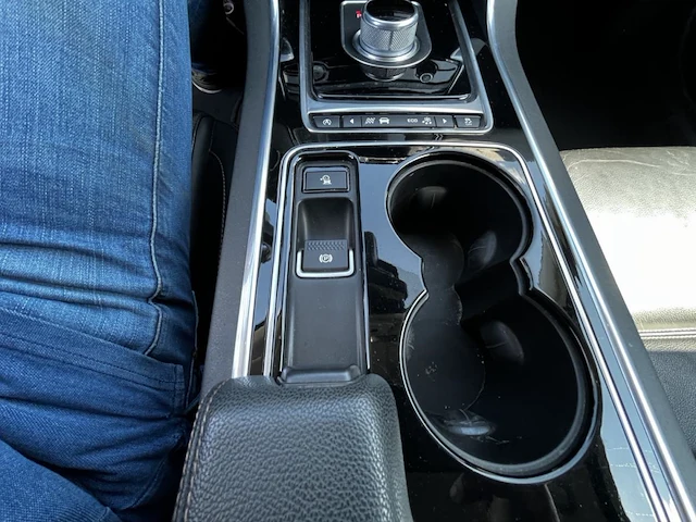 Jaguar,xe,2017 - afbeelding 4 van  24