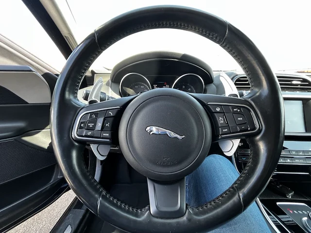 Jaguar,xe,2017 - afbeelding 5 van  24