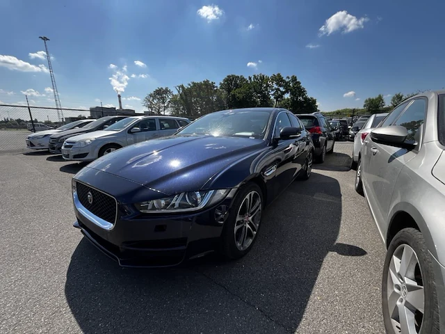 Jaguar,xe,2017 - afbeelding 1 van  24