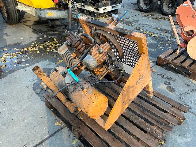 Jammaerd gedragen cardan aangedreven luchtcompressor - afbeelding 1 van  4