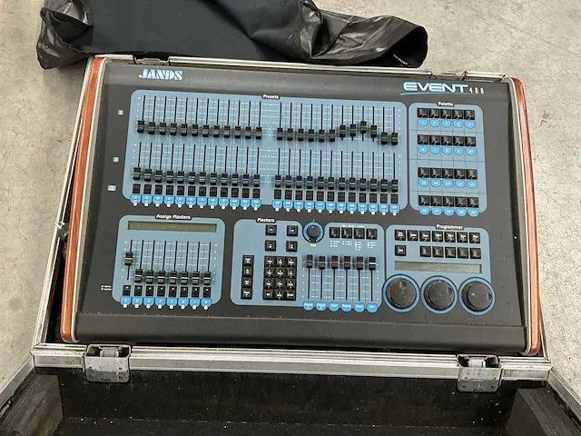 Jands event 408 + flightcase - afbeelding 1 van  4