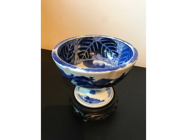 Japanese porcelain arita stemcup - afbeelding 11 van  24