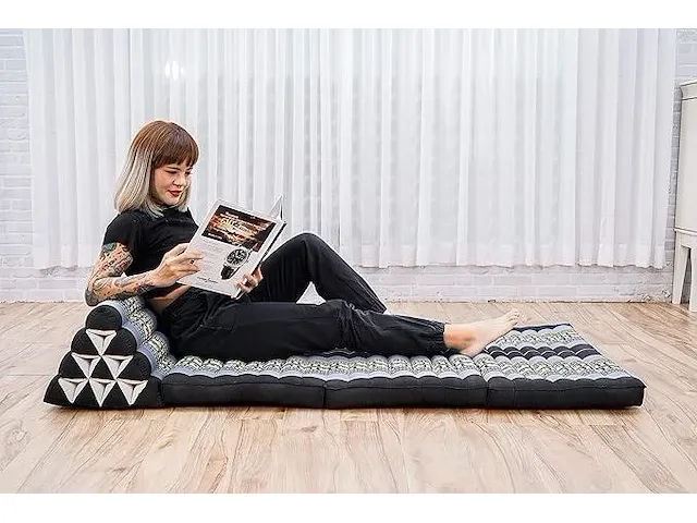 Japanse floor matras with triangle cushion - afbeelding 1 van  4