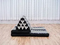 Japanse floor matras with triangle cushion - afbeelding 3 van  4