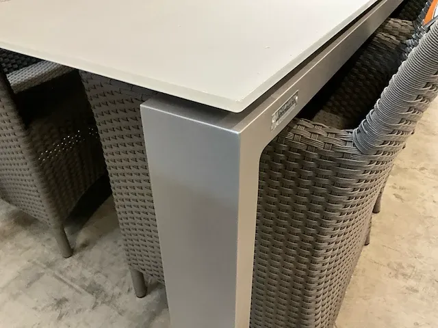 Jati-kebon alu tafel arolla platina grey mat 220 x 100cm - afbeelding 3 van  4