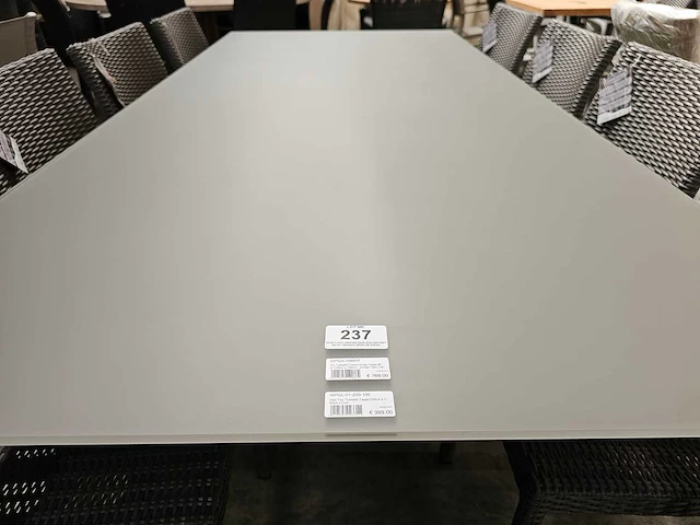 Jati-kebon alu tafel arolla taupe mat 220 x 100cm - afbeelding 3 van  3