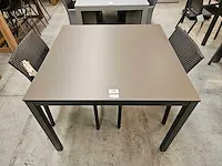 Jati-kebon alu tafel haiti charcoal 100 x 100cm + hpl taupe - afbeelding 2 van  4