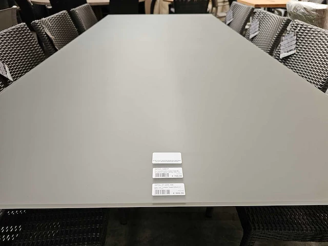 Jati-kebon alu tuintafel arolla taupegrijs 220 x 100cm - afbeelding 4 van  4