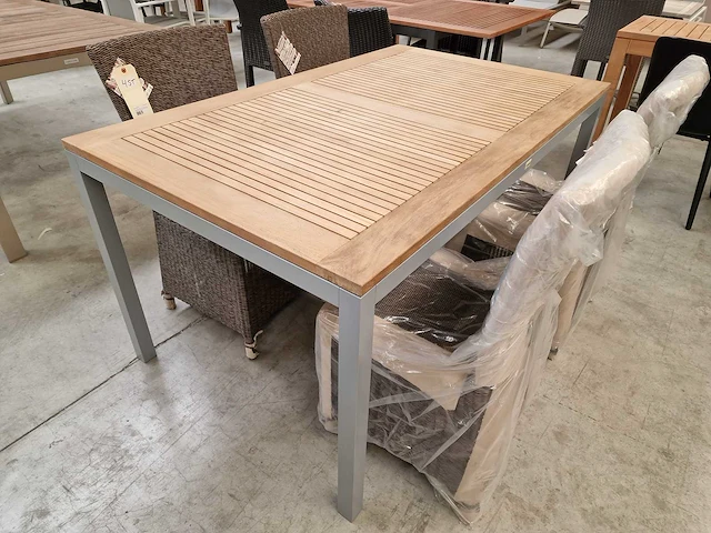 Jati-kebon alu tuintafel haiti mistral grijs 150 x 90cm met massief teak - afbeelding 1 van  4