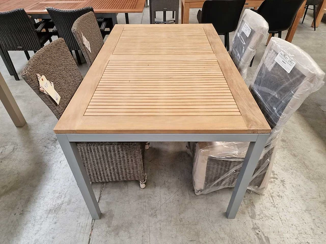 Jati-kebon alu tuintafel haiti mistral grijs 150 x 90cm met massief teak - afbeelding 2 van  4