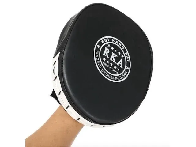 Jawes- boks pad- 1 stuk- zwart- bokspads- pads boksen- pads- afweer stootkussen- handpad- mma- kickbox- boxen- muay- thai- karate- judo- bokskussen- boks pad- kick pad- sporten- professioneel - afbeelding 1 van  5