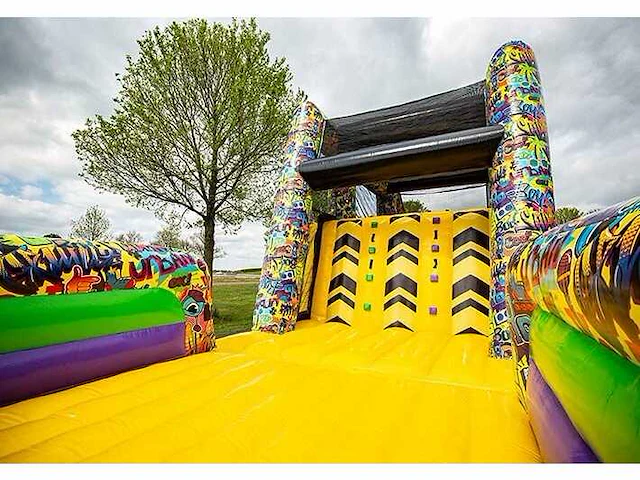 Jb - obstacle course & bouncy castle - afbeelding 2 van  2