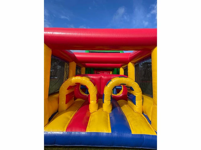 Jb - strombaan 19m - obstacle course & bouncy castle - afbeelding 5 van  9