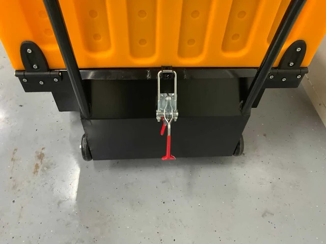 Jcb - b4 - zelfrijdende veegmachine - afbeelding 13 van  17
