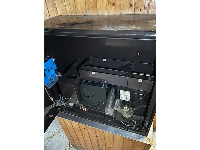 Jcm global - vega 100 - wisselautomaat met jetonsysteem - various dyeing and washing - 2004 - afbeelding 3 van  5