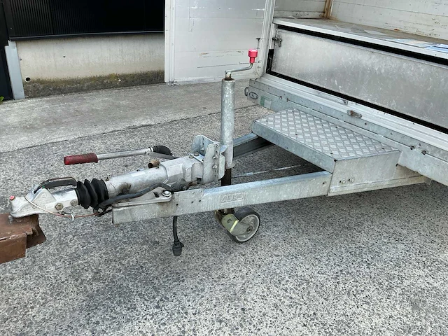 Jcs man350 aanhangwagen met kipfunctie - afbeelding 10 van  12