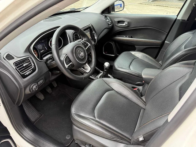 Jeep - 2018 - compass - personenauto - afbeelding 9 van  23