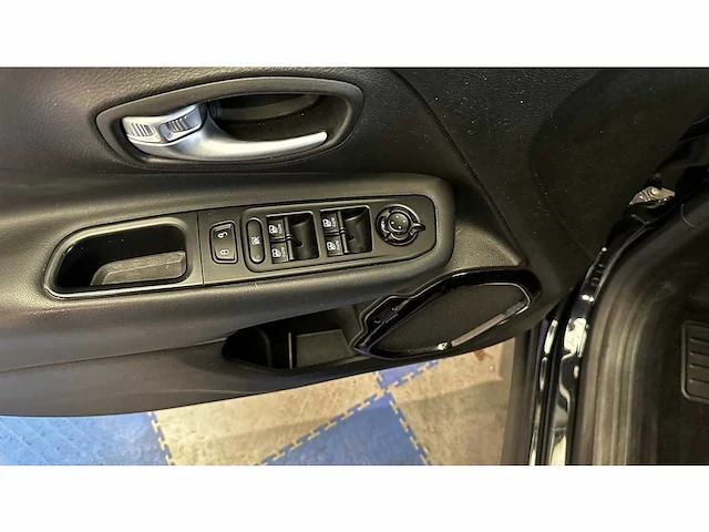 Jeep - 2019 - renegade - personenauto - afbeelding 18 van  41