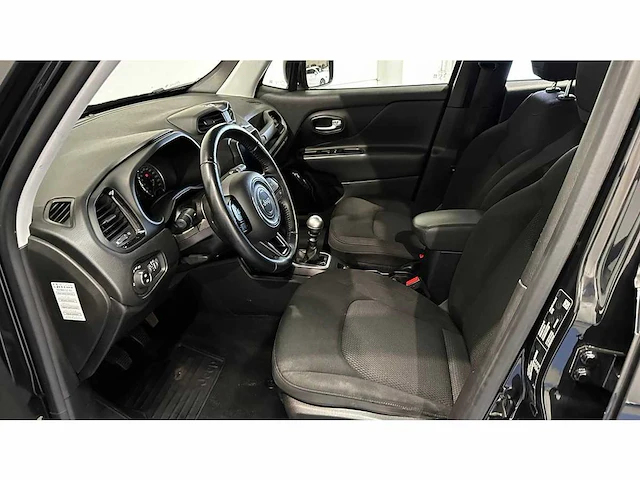 Jeep - 2019 - renegade - personenauto - afbeelding 26 van  41