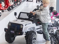 Jeep 4x4 elektrische kinderauto 12v - 1 tot 6 jaar - rubberen banden - rood (nieuw) - afbeelding 6 van  8