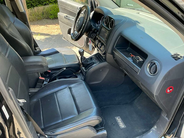 Jeep compass personenauto - afbeelding 24 van  35