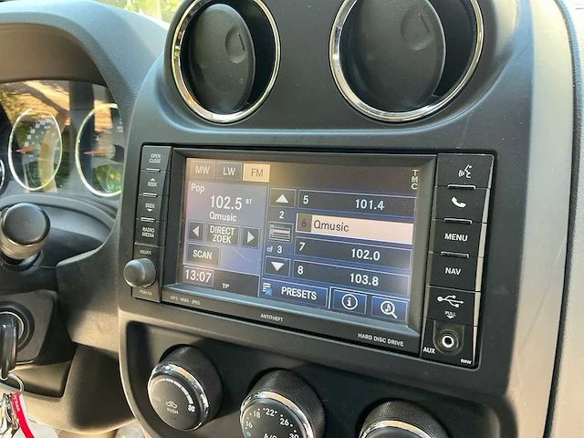 Jeep compass personenauto - afbeelding 25 van  35