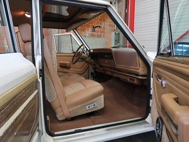 Jeep grand wagoneer - afbeelding 47 van  73