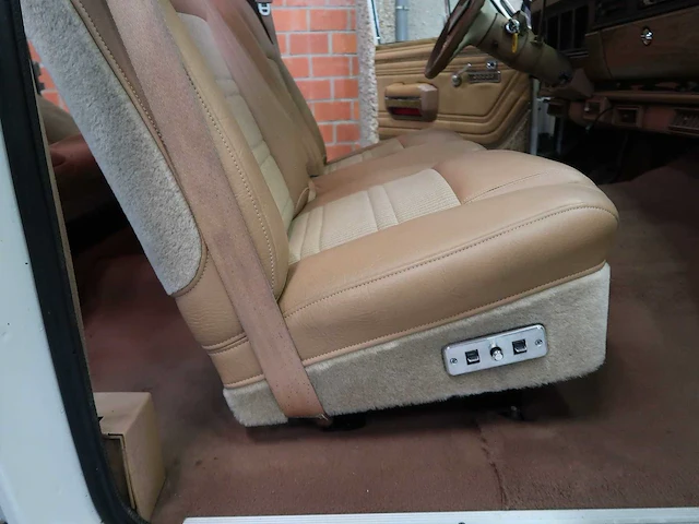 Jeep grand wagoneer - afbeelding 50 van  73