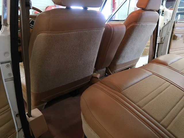 Jeep grand wagoneer - afbeelding 54 van  73