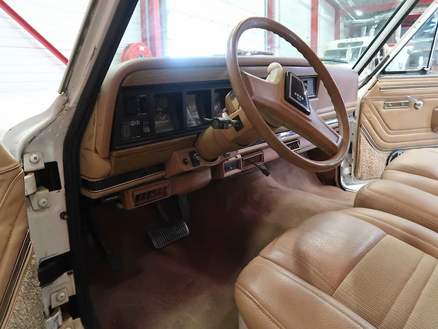 Jeep grand wagoneer - afbeelding 56 van  73