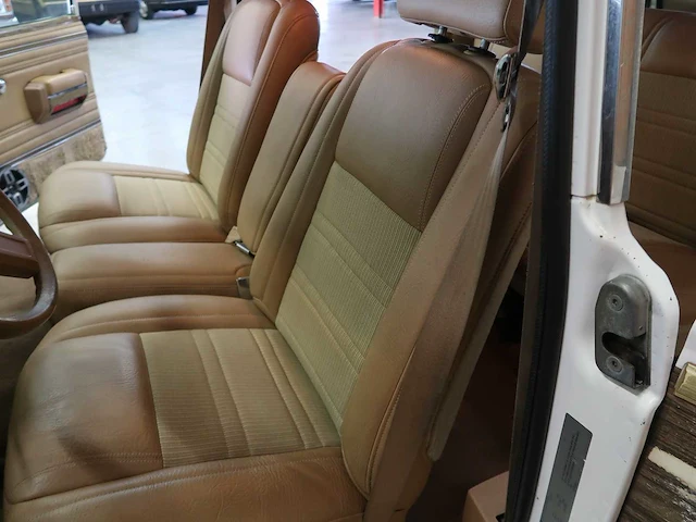 Jeep grand wagoneer - afbeelding 57 van  73