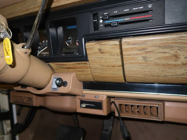 Jeep grand wagoneer - afbeelding 61 van  73