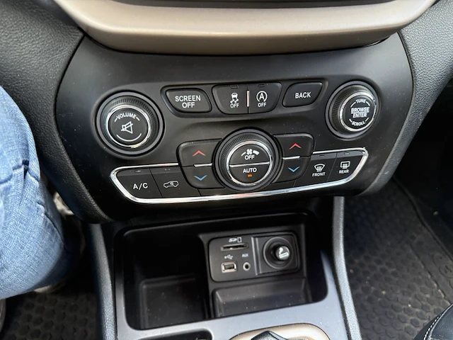 Jeep,cherokee 2.0 mjd 2wd longitude 140,2016 - afbeelding 3 van  25