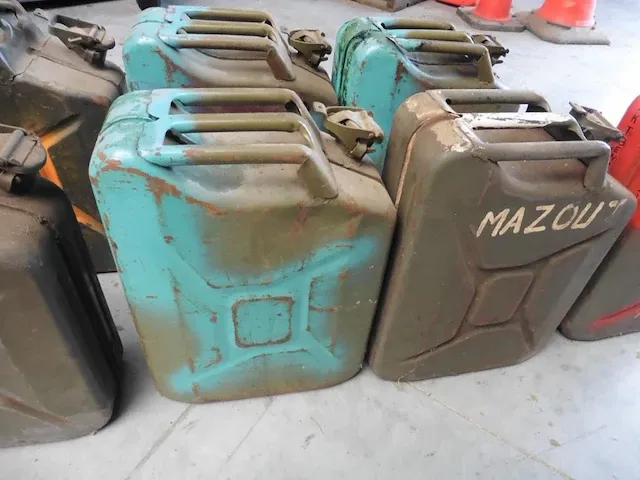 Jerrycans metaal - afbeelding 5 van  6