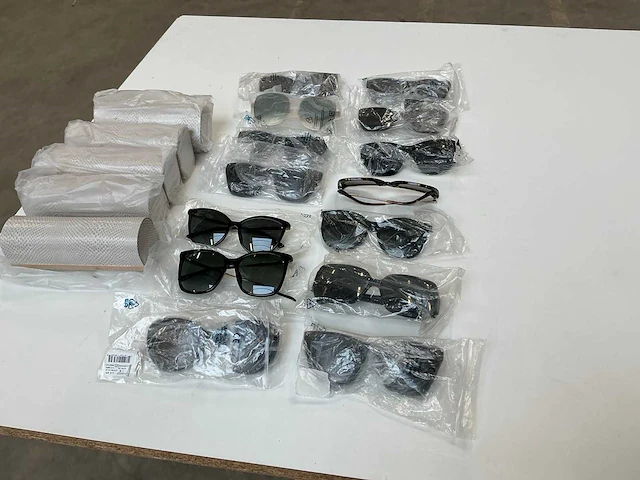 Jimmy choo zonnebril (14x) - afbeelding 1 van  11