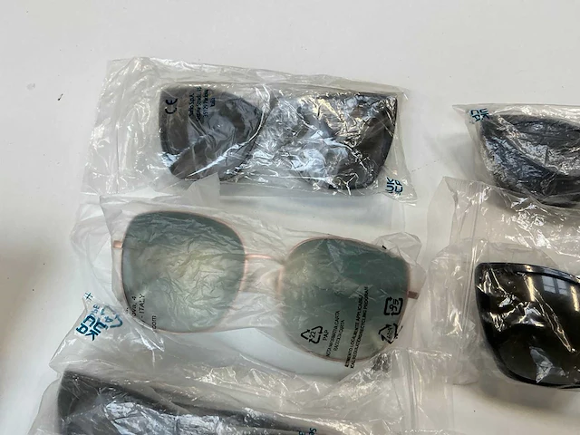 Jimmy choo zonnebril (14x) - afbeelding 8 van  11