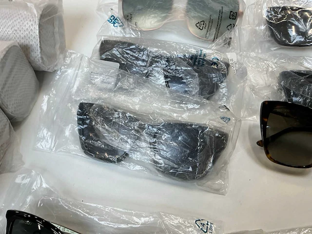 Jimmy choo zonnebril (14x) - afbeelding 9 van  11