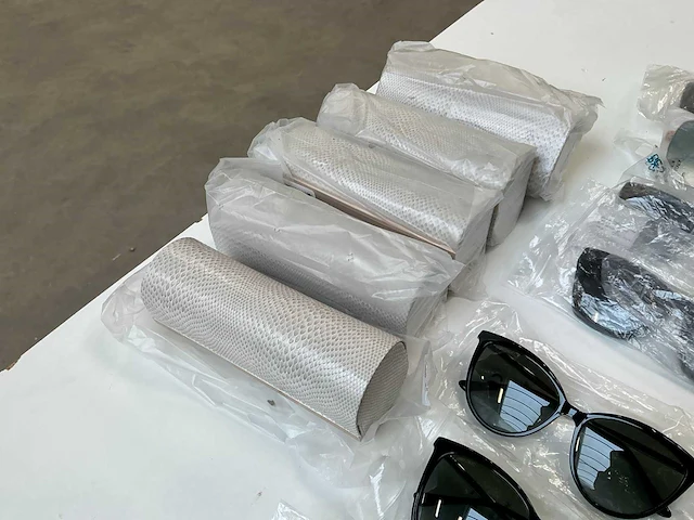 Jimmy choo zonnebril (14x) - afbeelding 10 van  11