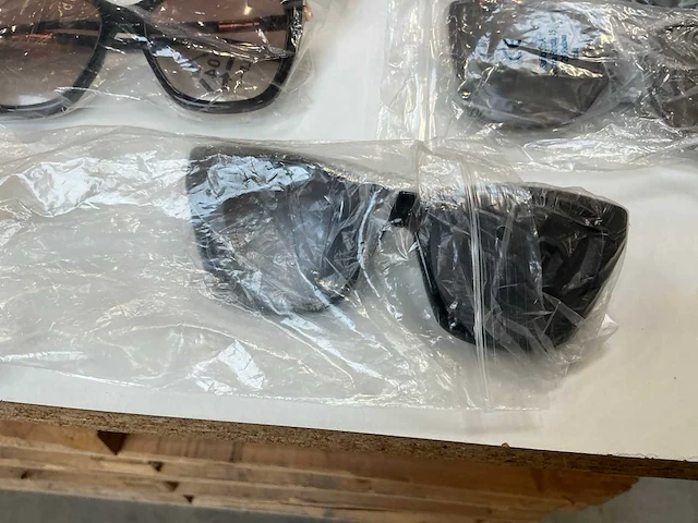 Jimmy choo zonnebril (15x) - afbeelding 8 van  8