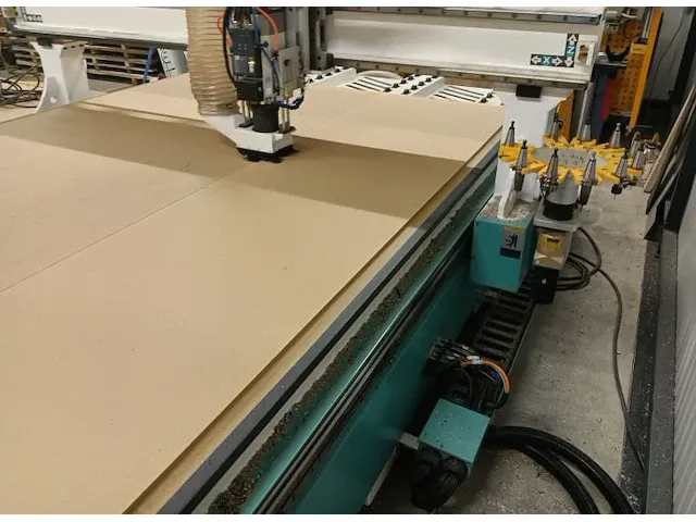 Jinan sudiao 2141 cnc-bewerkingscentrum - afbeelding 2 van  9