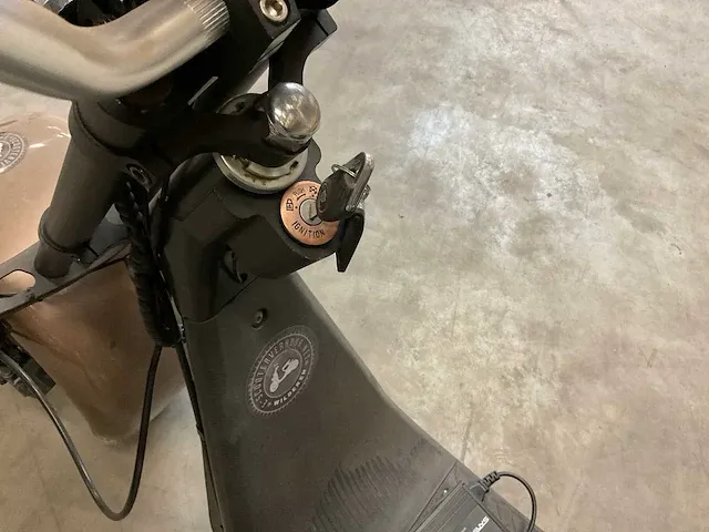 Jinyi jy-es057 e-scooter - afbeelding 13 van  14