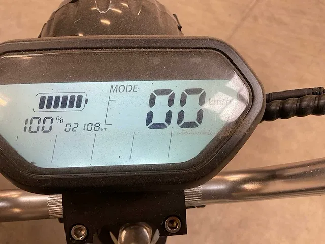 Jinyi jy-es057 e-scooter - afbeelding 4 van  15