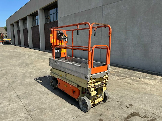 Jlg - 2006 - 1930es - schaarlift - afbeelding 34 van  37