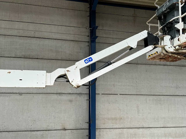 Jlg lift - ndt16017 - hoogwerker - 2005 - afbeelding 16 van  37