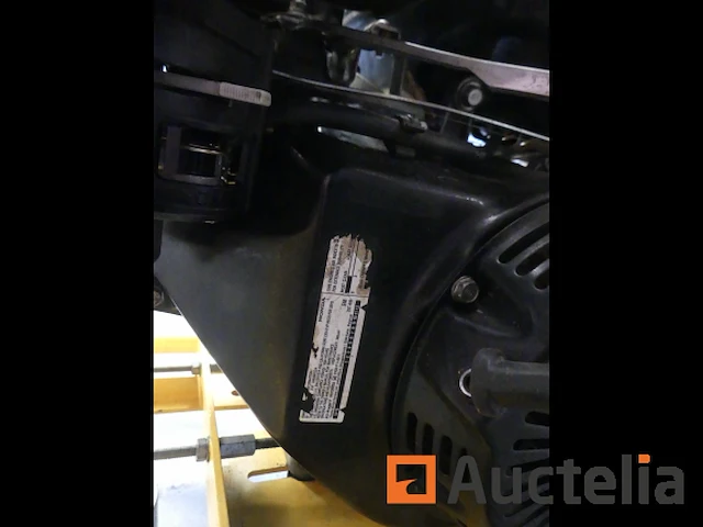 Jobeau m300 tuinhakselaar met benzinemotor - afbeelding 6 van  16