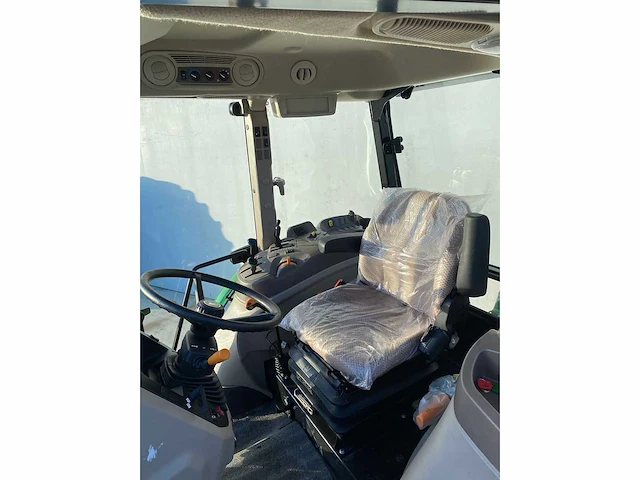 John deere - 5058e - 4-wheel drive tractor - 2025 - afbeelding 3 van  12