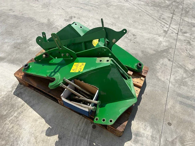 John deere - 653 - front loaders and accesories - 2010 - afbeelding 7 van  8