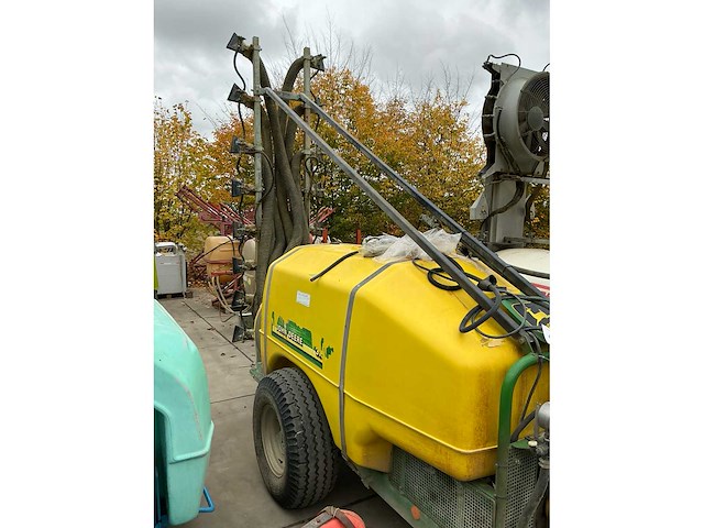 John deere 315 getrokken spuitmachine - afbeelding 4 van  7